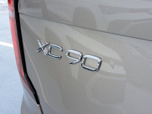 Photo of 2025 Bright Dusk Metallic Volvo XC90