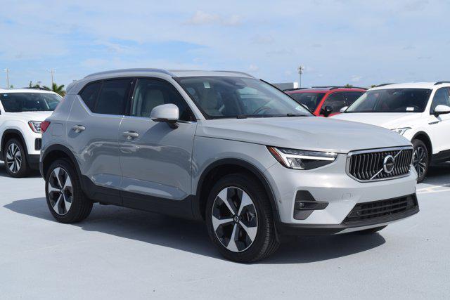 2025 Volvo XC40