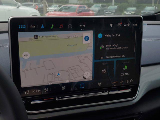 Photo of 2025 Opal White w/Black Roof Volkswagen ID.4