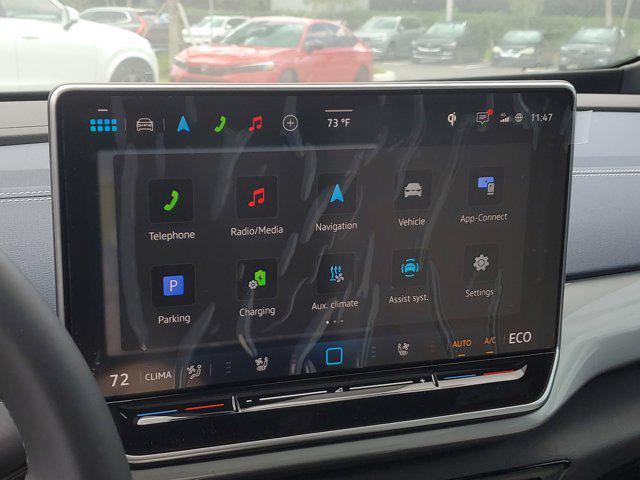 Photo of 2025 Opal White w/Black Roof Volkswagen ID.4