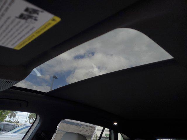 Photo of 2025 Opal White w/Black Roof Volkswagen ID.4