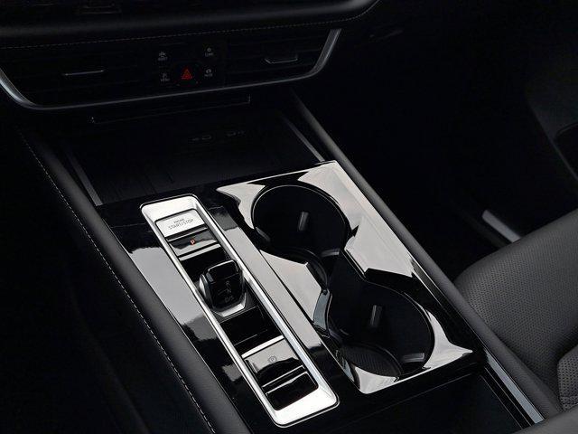 Photo of 2025 Silver Mist Metallic Volkswagen Atlas
