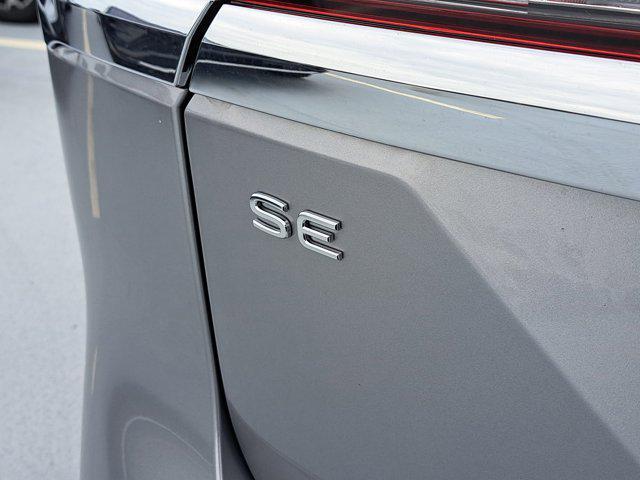 Photo of 2025 Silver Mist Metallic Volkswagen Atlas