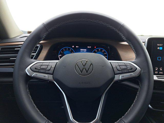 Photo of 2025 Silver Mist Metallic Volkswagen Atlas