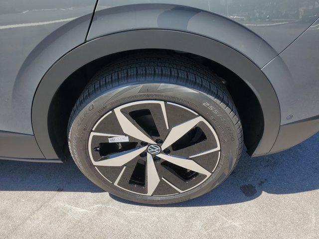 Photo of 2025 pure gray Volkswagen ID.4
