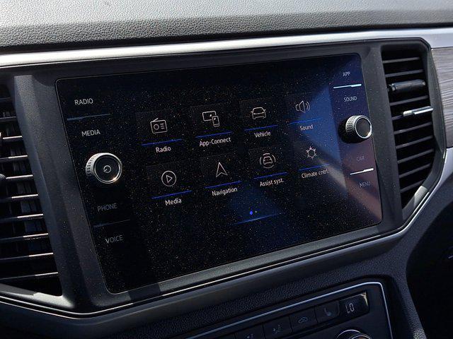 Photo of 2021 Pure White Volkswagen Atlas Cross Sport