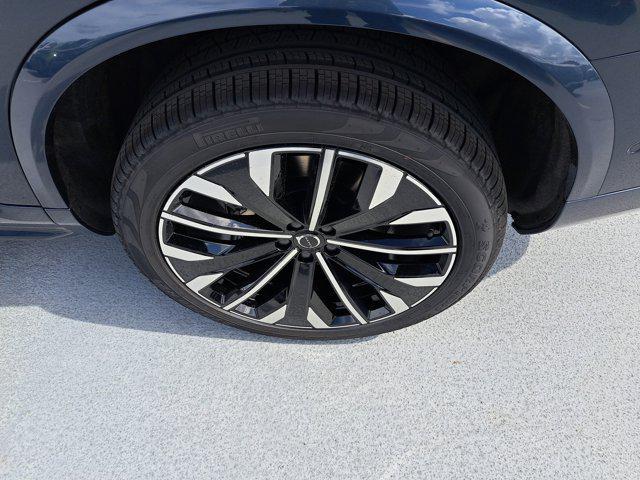 Photo of 2026 Denim Blue Metallic Volvo XC90