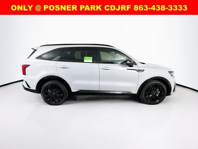 Photo of 2023 Wolf Gray Kia Sorento