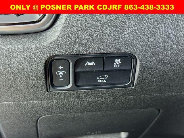 Photo of 2023 Wolf Gray Kia Sorento