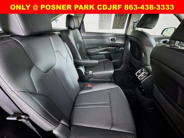 Photo of 2023 Wolf Gray Kia Sorento