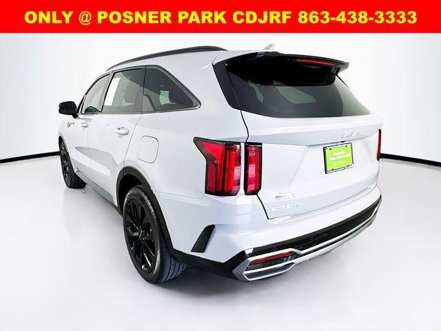 Photo of 2023 Wolf Gray Kia Sorento