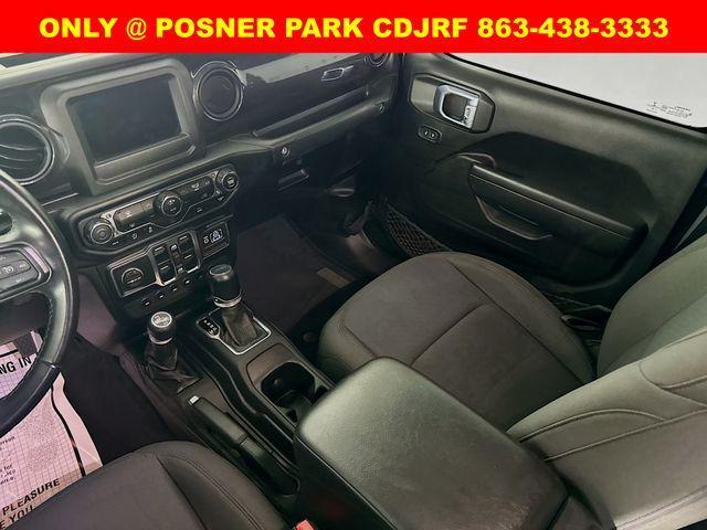 Photo of 2022 Black Clearcoat Jeep Gladiator