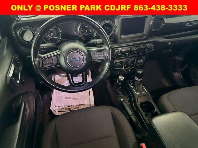 Photo of 2022 Black Clearcoat Jeep Gladiator