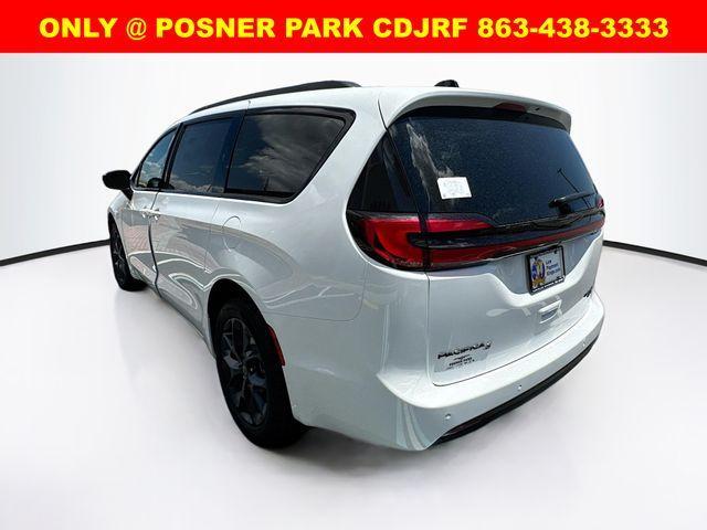 Photo of 2026 PW7 Chrysler Pacifica
