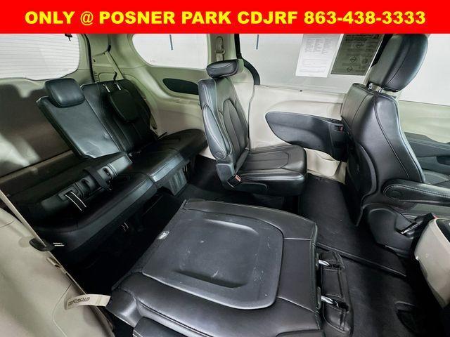 Photo of 2023 Fathom Blue Pearlcoat Chrysler Pacifica