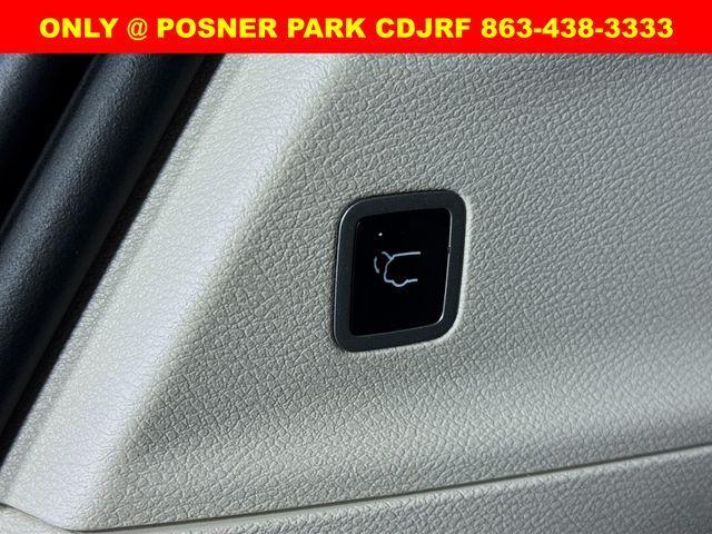 Photo of 2023 Fathom Blue Pearlcoat Chrysler Pacifica