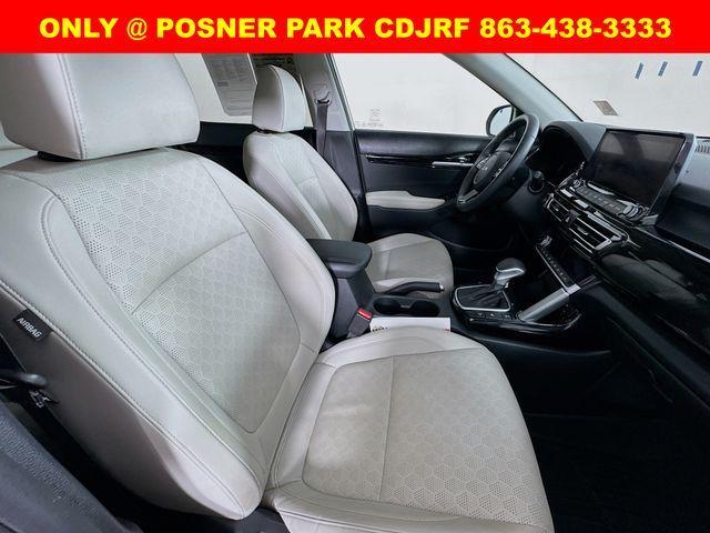 Photo of 2022 Snow White Pearl Kia Seltos