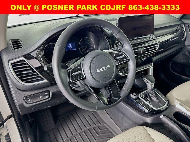 Photo of 2022 Snow White Pearl Kia Seltos