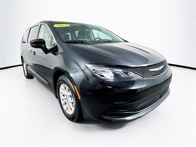 2023 Chrysler Voyager