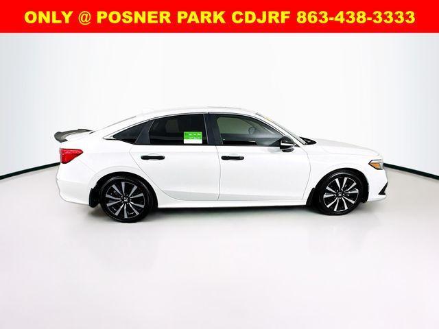 Photo of 2024 Platinum White Pearl Honda Civic
