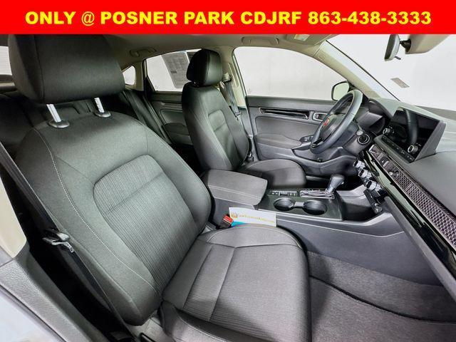 Photo of 2024 Platinum White Pearl Honda Civic