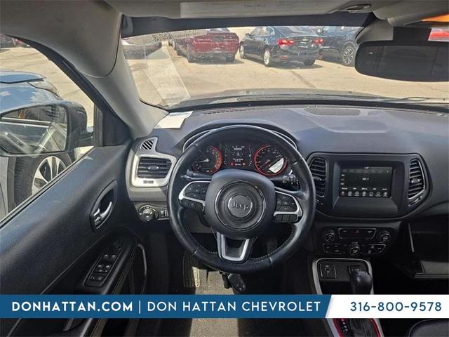 Photo of 2020 Diamond Black Crystal Pearlcoat Jeep Compass