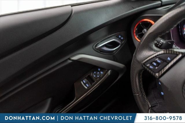 Photo of 2022 Black Chevrolet Camaro