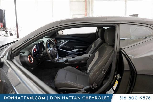 Photo of 2022 Black Chevrolet Camaro