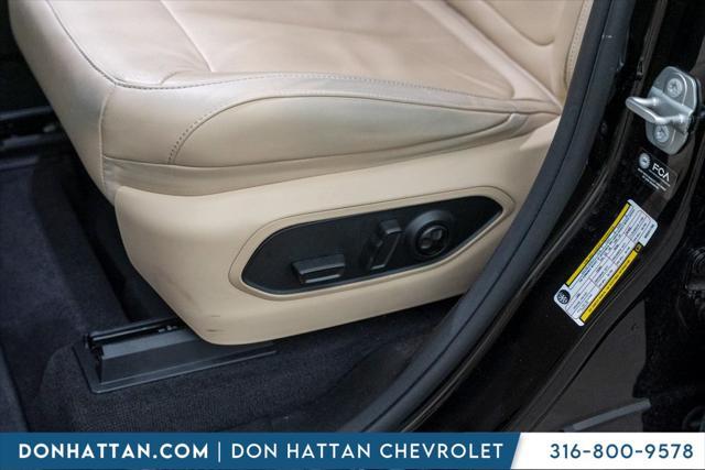 Photo of 2021 Diamond Black Crystal Pearlcoat Jeep Grand Cherokee L