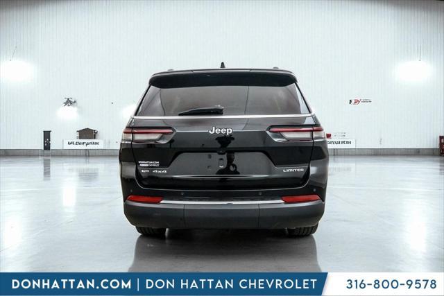 Photo of 2021 Diamond Black Crystal Pearlcoat Jeep Grand Cherokee L