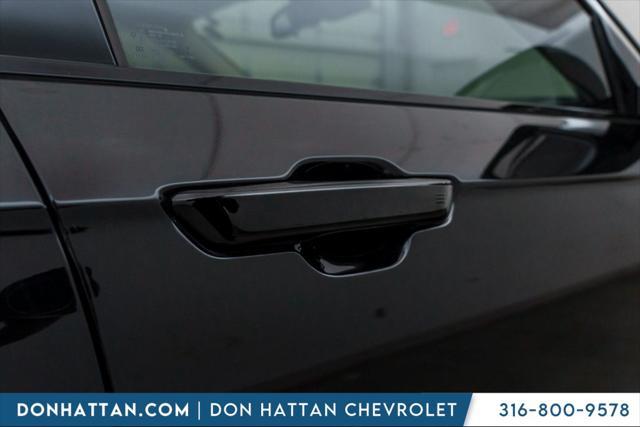 Photo of 2021 Diamond Black Crystal Pearlcoat Jeep Grand Cherokee L