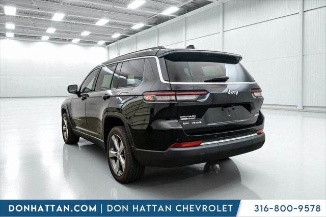 Photo of 2021 Diamond Black Crystal Pearlcoat Jeep Grand Cherokee L