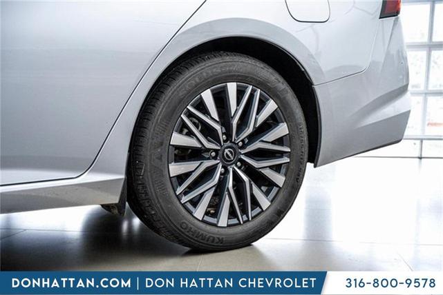 Photo of 2024 Brilliant Silver Metallic Nissan Altima