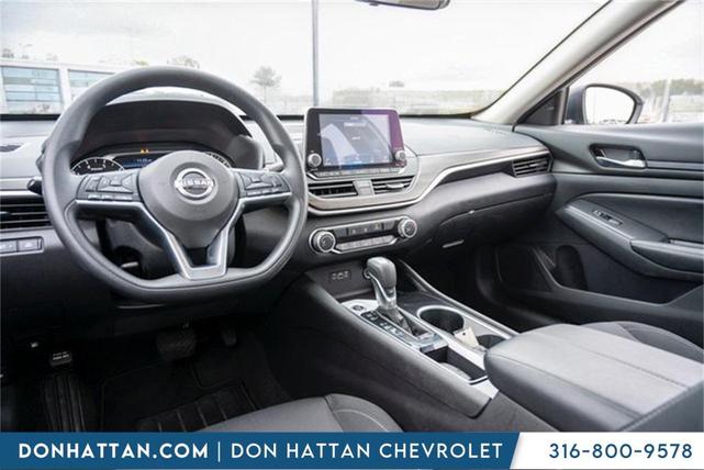Photo of 2024 Brilliant Silver Metallic Nissan Altima