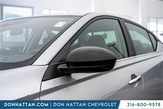 Photo of 2024 Brilliant Silver Metallic Nissan Altima