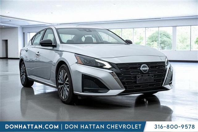 Photo of 2024 Brilliant Silver Metallic Nissan Altima