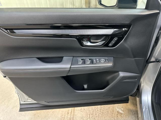 Photo of 2023 Lunar Silver Metallic Honda CR-V Hybrid