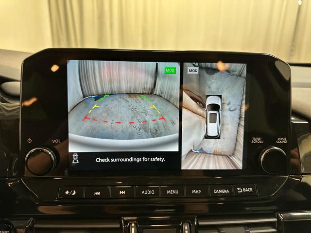 Photo of 2025 Obsidian Green Nissan Pathfinder