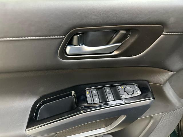 Photo of 2025 Obsidian Green Nissan Pathfinder
