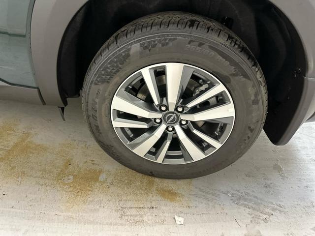 Photo of 2025 Obsidian Green Nissan Pathfinder