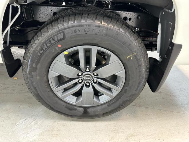 Photo of 2025 Glacier White Nissan Frontier