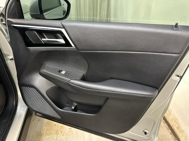 Photo of 2022 Alloy Silver Metallic Mitsubishi Outlander