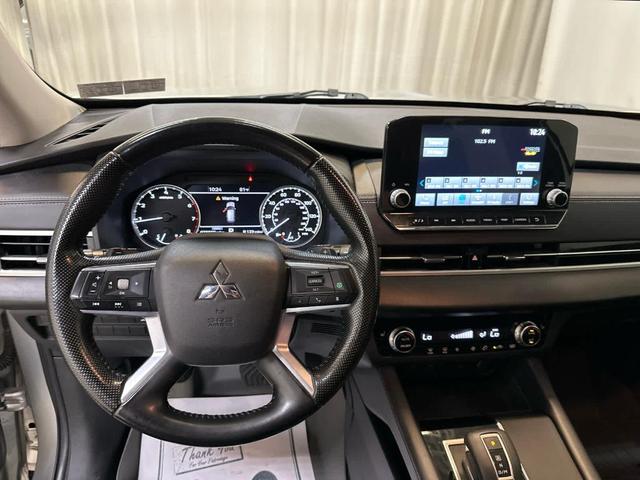 Photo of 2022 Alloy Silver Metallic Mitsubishi Outlander
