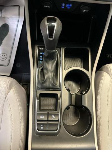 Photo of 2017 Dazzling White Hyundai TUCSON