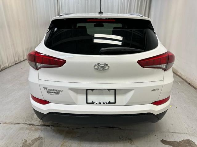 Photo of 2017 Dazzling White Hyundai TUCSON