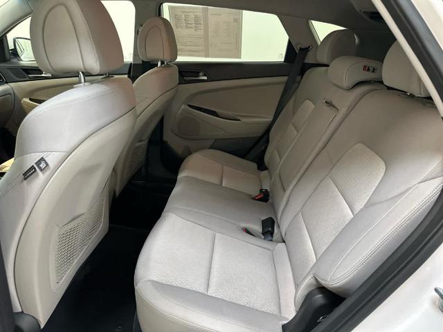 Photo of 2017 Dazzling White Hyundai TUCSON