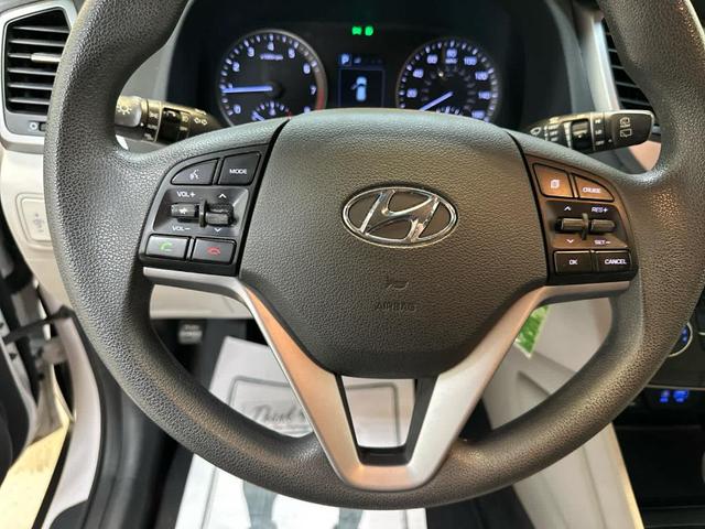 Photo of 2017 Dazzling White Hyundai TUCSON