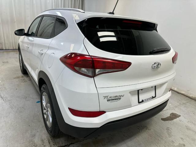 Photo of 2017 Dazzling White Hyundai TUCSON