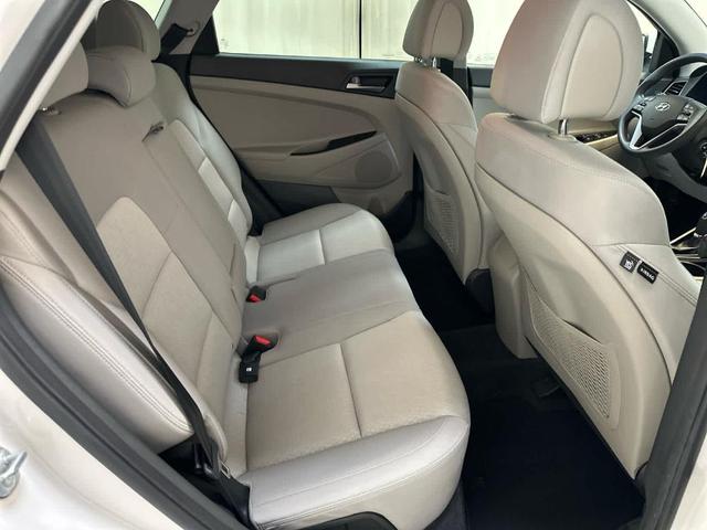 Photo of 2017 Dazzling White Hyundai TUCSON