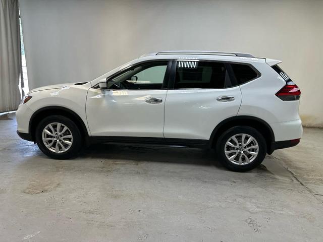 Photo of 2017 Glacier White Nissan Rogue